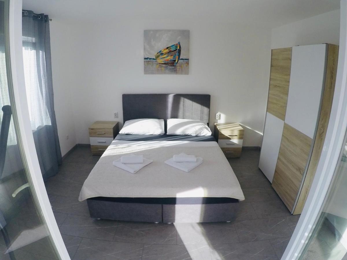 Apartments Lopac Jadranovo Exterior photo