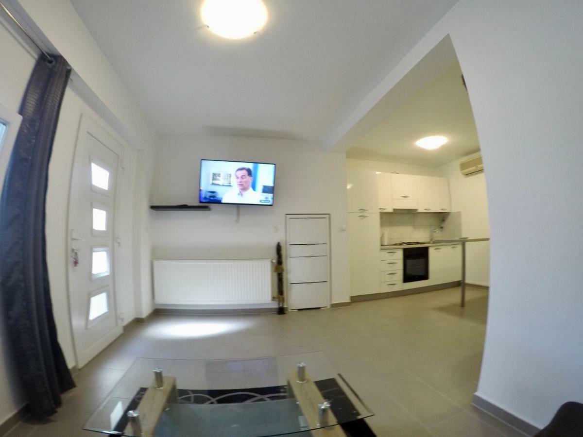 Apartments Lopac Jadranovo Exterior photo