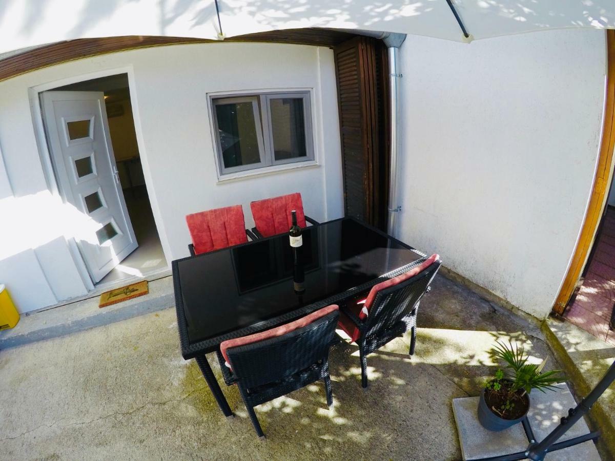 Apartments Lopac Jadranovo Exterior photo